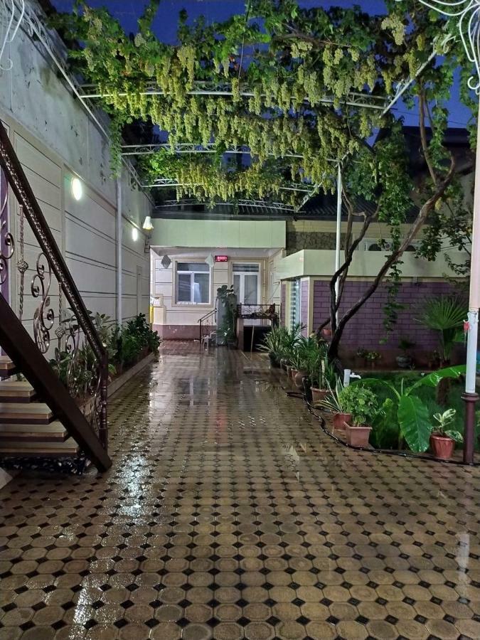 Uvaysiy Family Guest House Marghilon Bagian luar foto